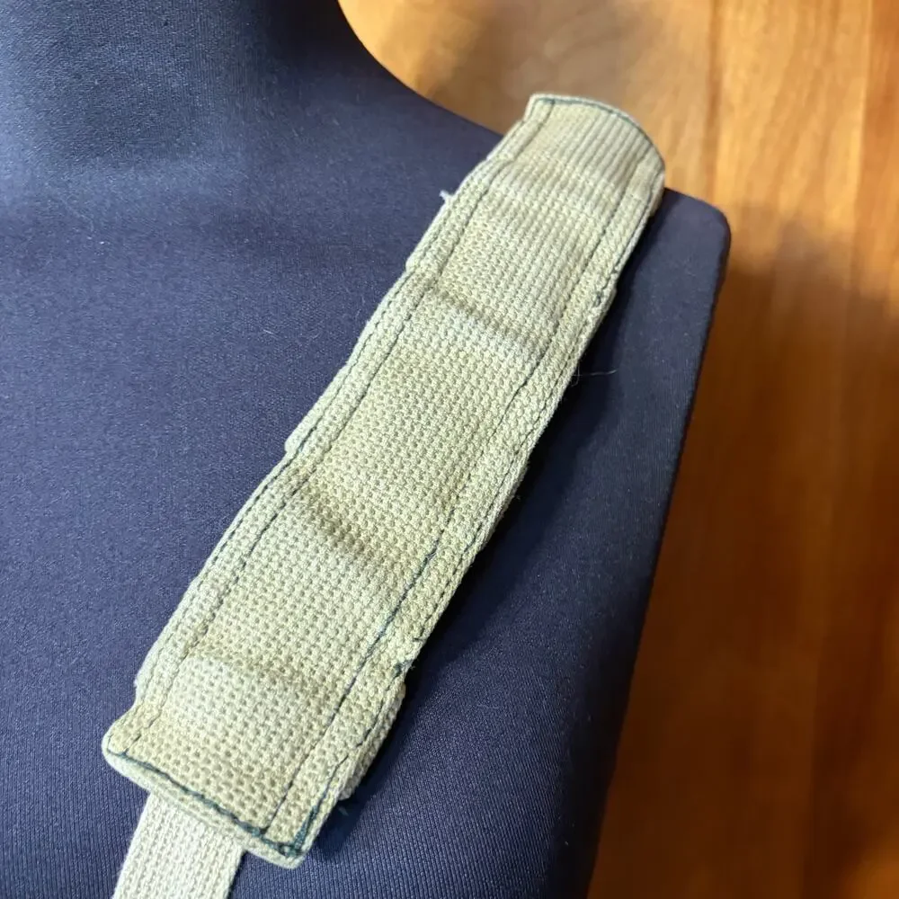 Unbranded vtg messenger